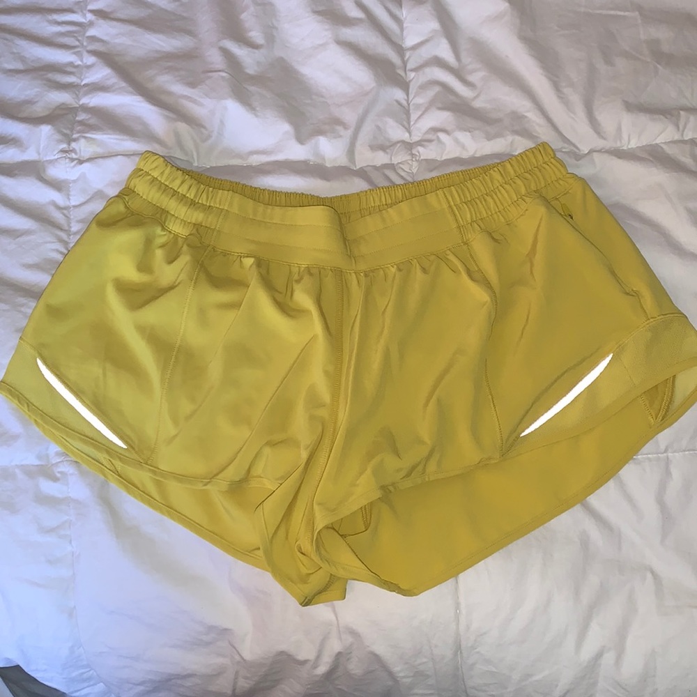 Lululemon 2.5 Hotty Hot shorts